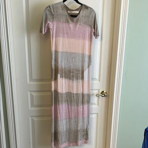 Raquel Allegra Pink and Gray Sheath Maxi Dress